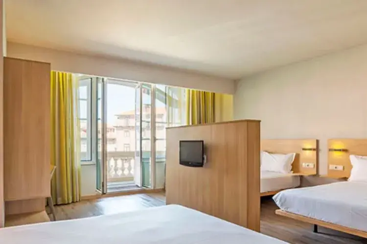 Hotel room at Moov Hotel, Porto, Portugal